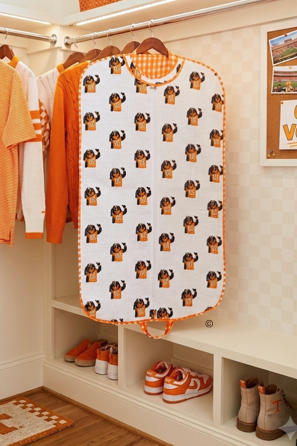 Smokey's Tailgate Garment Bag©