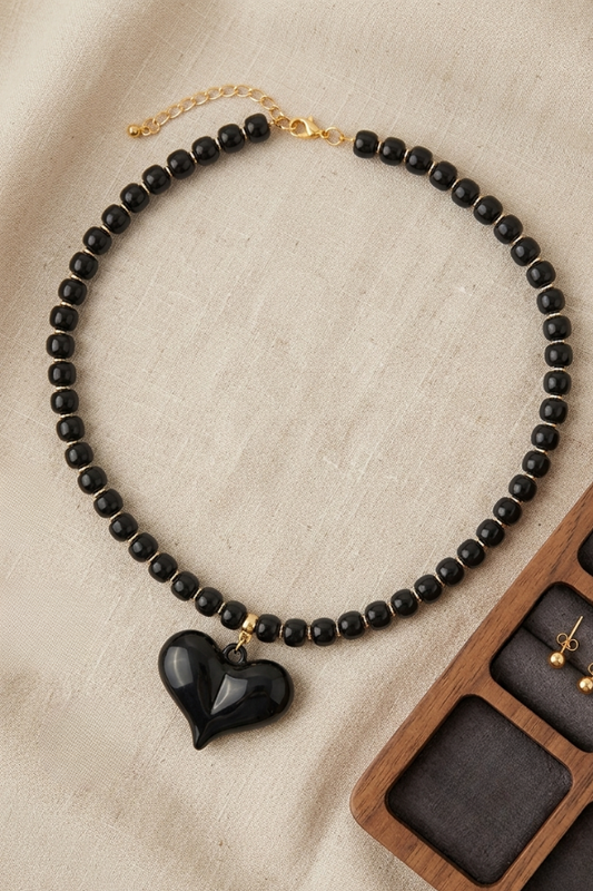 Vivi Black Heart Beaded Necklace PREORDER
